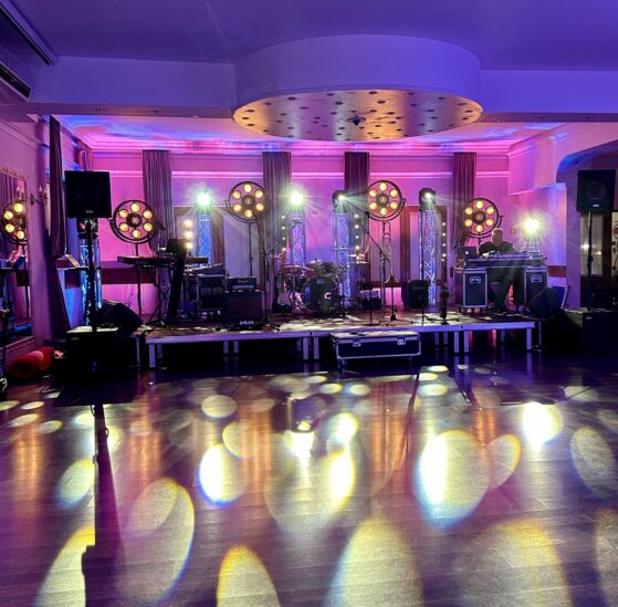 Nieporęt Sala Magnacka dekoracja światłem