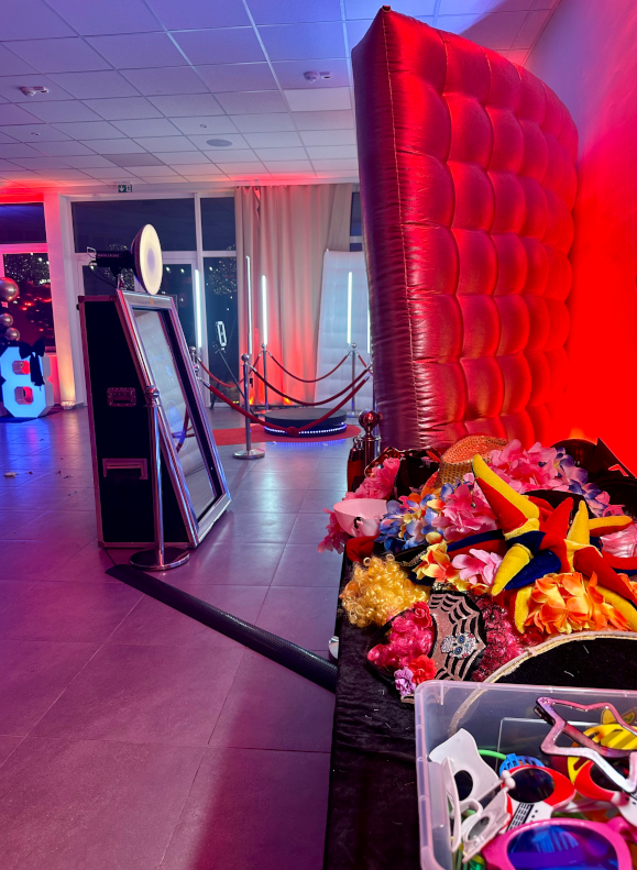 Fotolustro i dmuchana ścinka do zdjęć. 18 Urodziny SunStar Przyjezierze