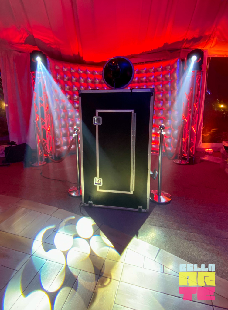 Fotolustro + dmuchana ścianka + koncertowe oświetlenie